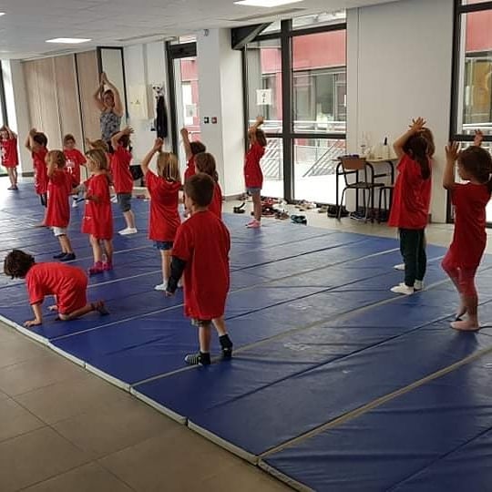 Découverte yoga enfant école St Michel Annecy